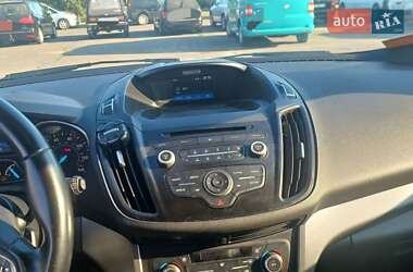 Внедорожник / Кроссовер Ford Escape 2016 в 