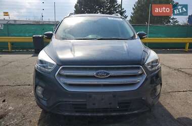 Внедорожник / Кроссовер Ford Escape 2019 в 