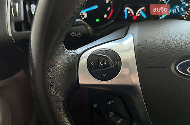 Внедорожник / Кроссовер Ford Escape 2014 в 
