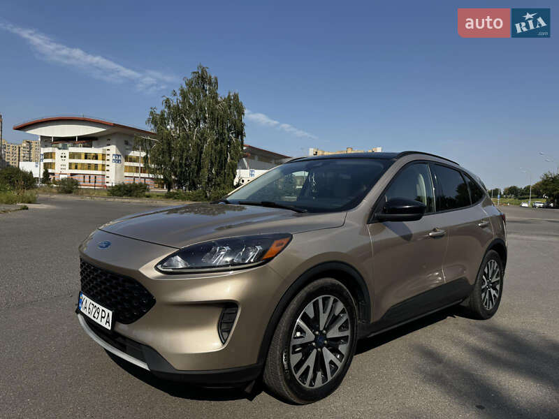 Внедорожник / Кроссовер Ford Escape 2019 в Киеве