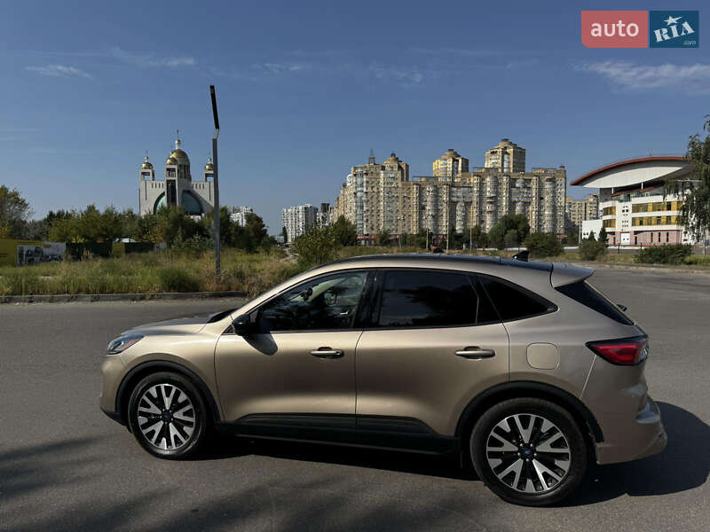 Внедорожник / Кроссовер Ford Escape 2019 в Киеве