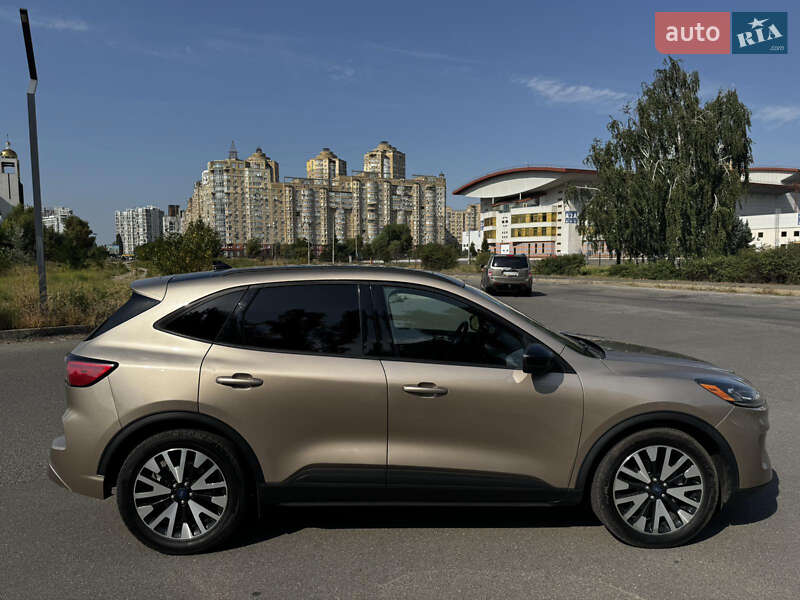 Внедорожник / Кроссовер Ford Escape 2019 в Киеве