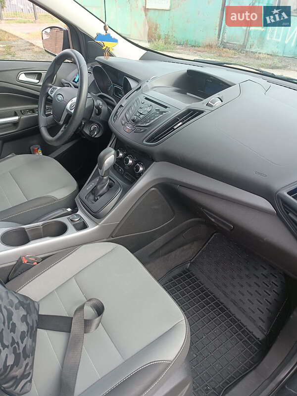 Внедорожник / Кроссовер Ford Escape 2013 в Сумах
