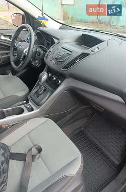 Внедорожник / Кроссовер Ford Escape 2013 в 