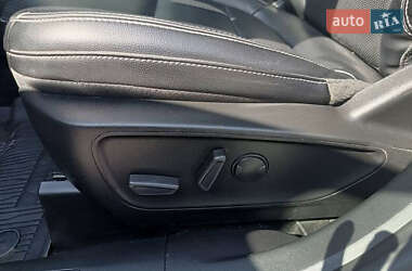 Внедорожник / Кроссовер Ford Escape 2022 в 