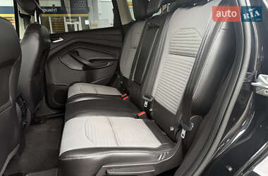 Внедорожник / Кроссовер Ford Escape 2018 в 