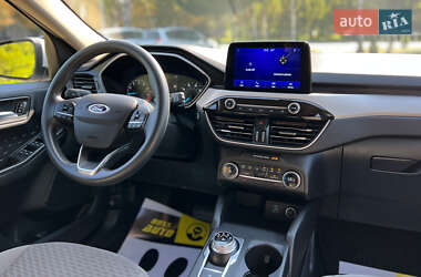 Внедорожник / Кроссовер Ford Escape 2020 в 