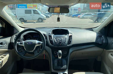 Внедорожник / Кроссовер Ford Escape 2016 в 