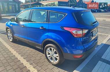 Внедорожник / Кроссовер Ford Escape 2017 в 