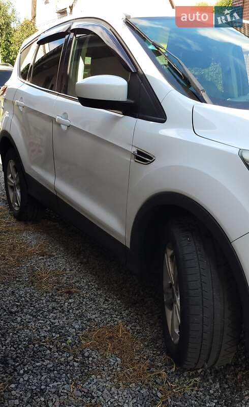 Внедорожник / Кроссовер Ford Escape 2013 в Киеве