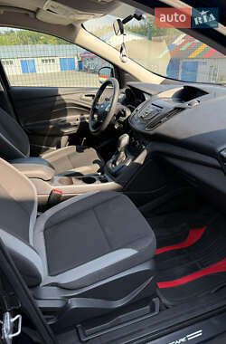 Внедорожник / Кроссовер Ford Escape 2013 в 