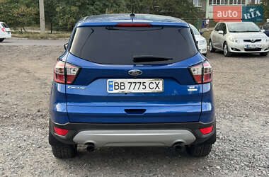 Внедорожник / Кроссовер Ford Escape 2017 в 
