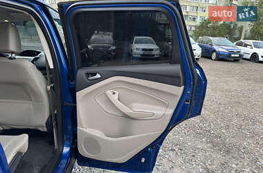 Внедорожник / Кроссовер Ford Escape 2017 в 