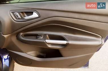 Внедорожник / Кроссовер Ford Escape 2015 в 