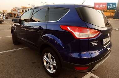 Внедорожник / Кроссовер Ford Escape 2015 в 