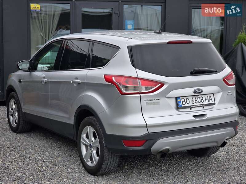 Внедорожник / Кроссовер Ford Escape 2015 в Тернополе