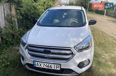 Позашляховик / Кросовер Ford Escape 2017 в Краснокутську