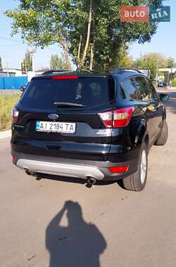 Внедорожник / Кроссовер Ford Escape 2018 в 
