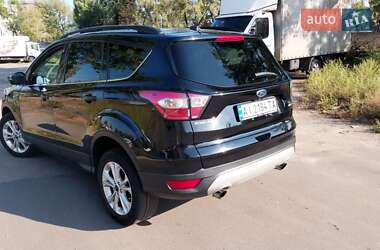 Внедорожник / Кроссовер Ford Escape 2018 в 