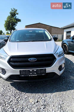 Позашляховик / Кросовер Ford Escape 2017 в 