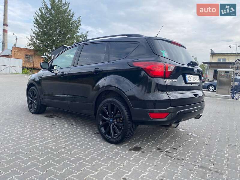 Внедорожник / Кроссовер Ford Escape 2019 в Виннице