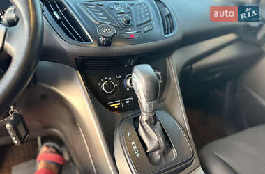Внедорожник / Кроссовер Ford Escape 2015 в 