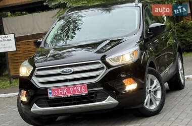 Внедорожник / Кроссовер Ford Escape 2019 в 