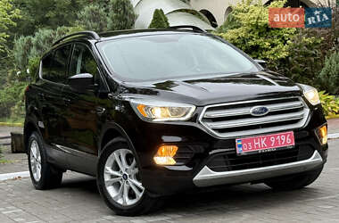 Внедорожник / Кроссовер Ford Escape 2019 в 