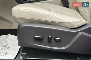 Внедорожник / Кроссовер Ford Escape 2019 в 