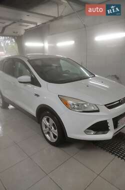 Внедорожник / Кроссовер Ford Escape 2016 в 