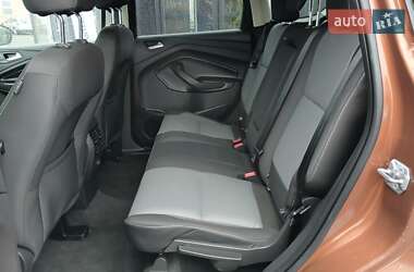 Внедорожник / Кроссовер Ford Escape 2016 в 
