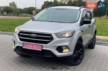 Внедорожник / Кроссовер Ford Escape 2017 в Владимире