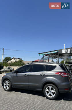 Внедорожник / Кроссовер Ford Escape 2012 в 