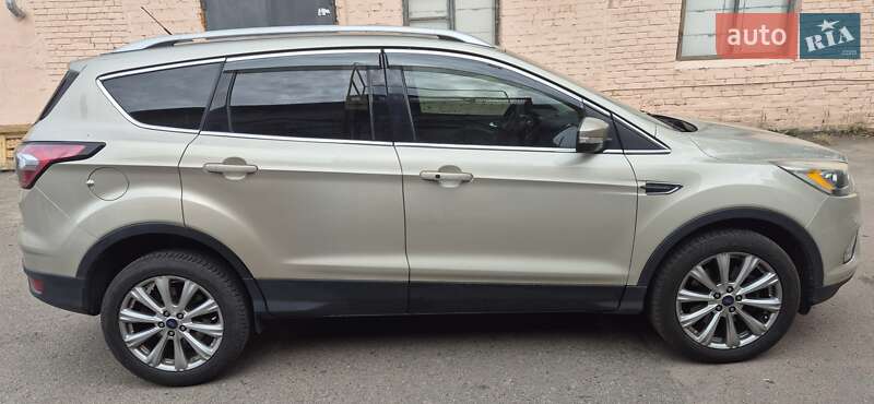 Внедорожник / Кроссовер Ford Escape 2017 в Киеве