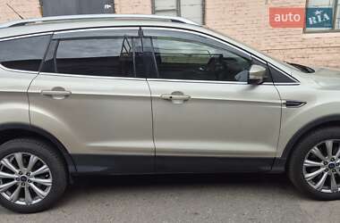 Внедорожник / Кроссовер Ford Escape 2017 в 