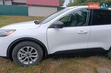 Внедорожник / Кроссовер Ford Escape 2022 в 
