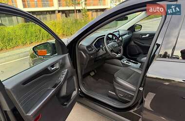 Внедорожник / Кроссовер Ford Escape 2022 в 