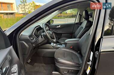 Внедорожник / Кроссовер Ford Escape 2022 в 