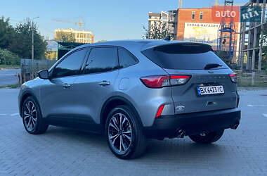 Позашляховик / Кросовер Ford Escape 2021 в 