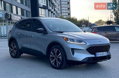 Позашляховик / Кросовер Ford Escape 2021 в 