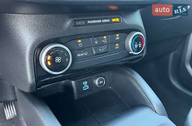 Позашляховик / Кросовер Ford Escape 2021 в 