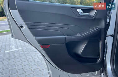 Позашляховик / Кросовер Ford Escape 2021 в 
