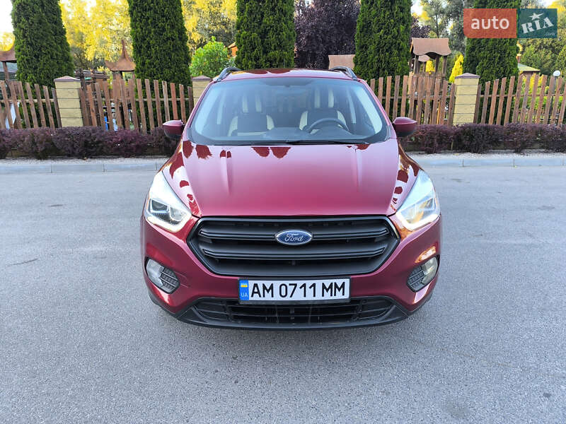 Внедорожник / Кроссовер Ford Escape 2016 в Днепре