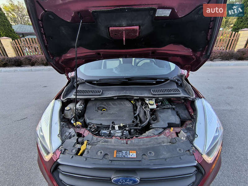 Внедорожник / Кроссовер Ford Escape 2016 в Днепре