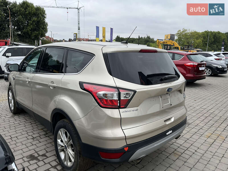 Внедорожник / Кроссовер Ford Escape 2017 в Львове