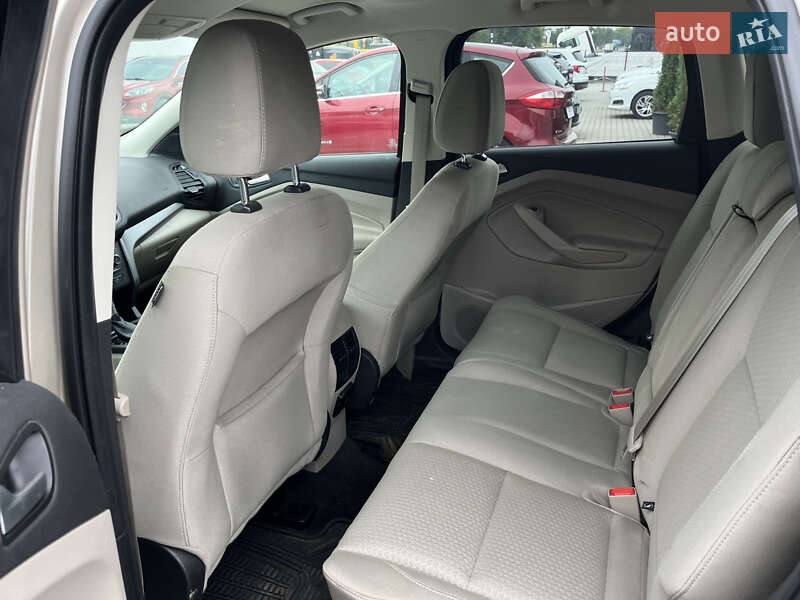 Внедорожник / Кроссовер Ford Escape 2017 в Львове