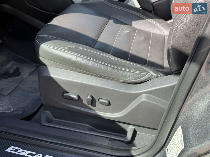 Внедорожник / Кроссовер Ford Escape 2013 в Тернополе