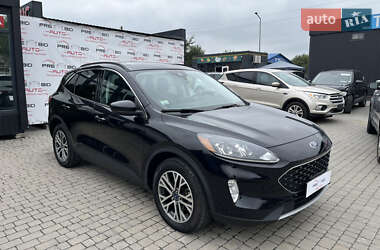 Внедорожник / Кроссовер Ford Escape 2021 в 