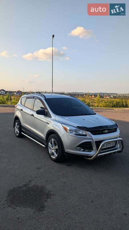 Внедорожник / Кроссовер Ford Escape 2015 в 