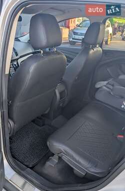 Внедорожник / Кроссовер Ford Escape 2015 в 